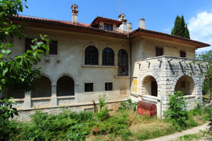 Vila Idola kojom sad upravlja Hrvatski zavod za mirovinsko osiguranje (HZMO) / Foto Glas Istre