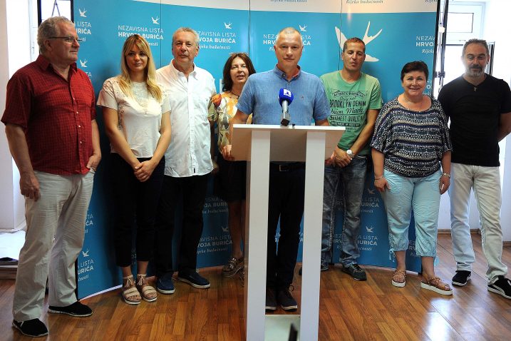 Samo javnim prosvjedom možda možemo nešto učiniti – poručili Hrvoje Burić i suradnici s presice  / Snimio Marko GRACIN
