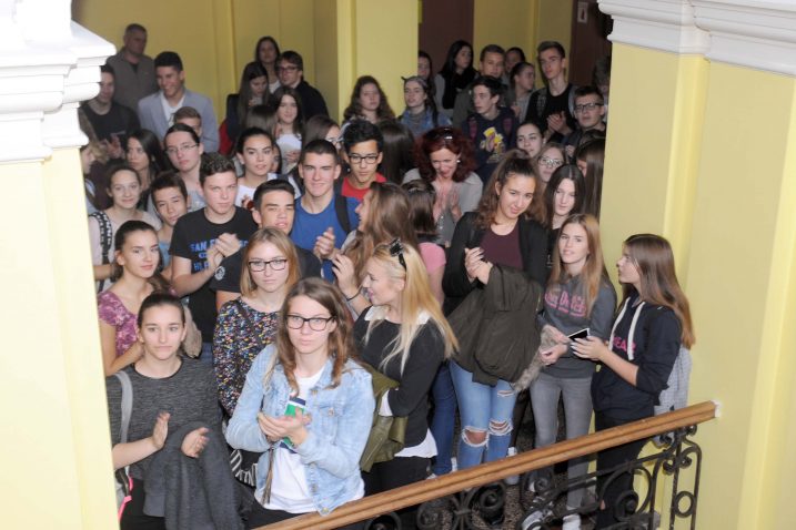 Sušačka gimnazija je po upisu odlikaša s prosjekom 5,0 već godinama vodeća u Primorsko-goranskoj županiji / Snimio Vedran KARUZA / Nl arhiva