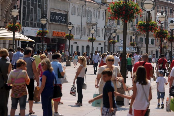 I zbog nestabilne političke situacije Hrvatska nije uspjela refinancirati svoje obveze  / Snimio Roni BRMALJ