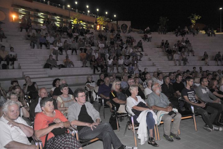 Prva večer Etno Jazz Festivala oduševila publiku u matuljskom amfiteatru / foto V. KARUZA