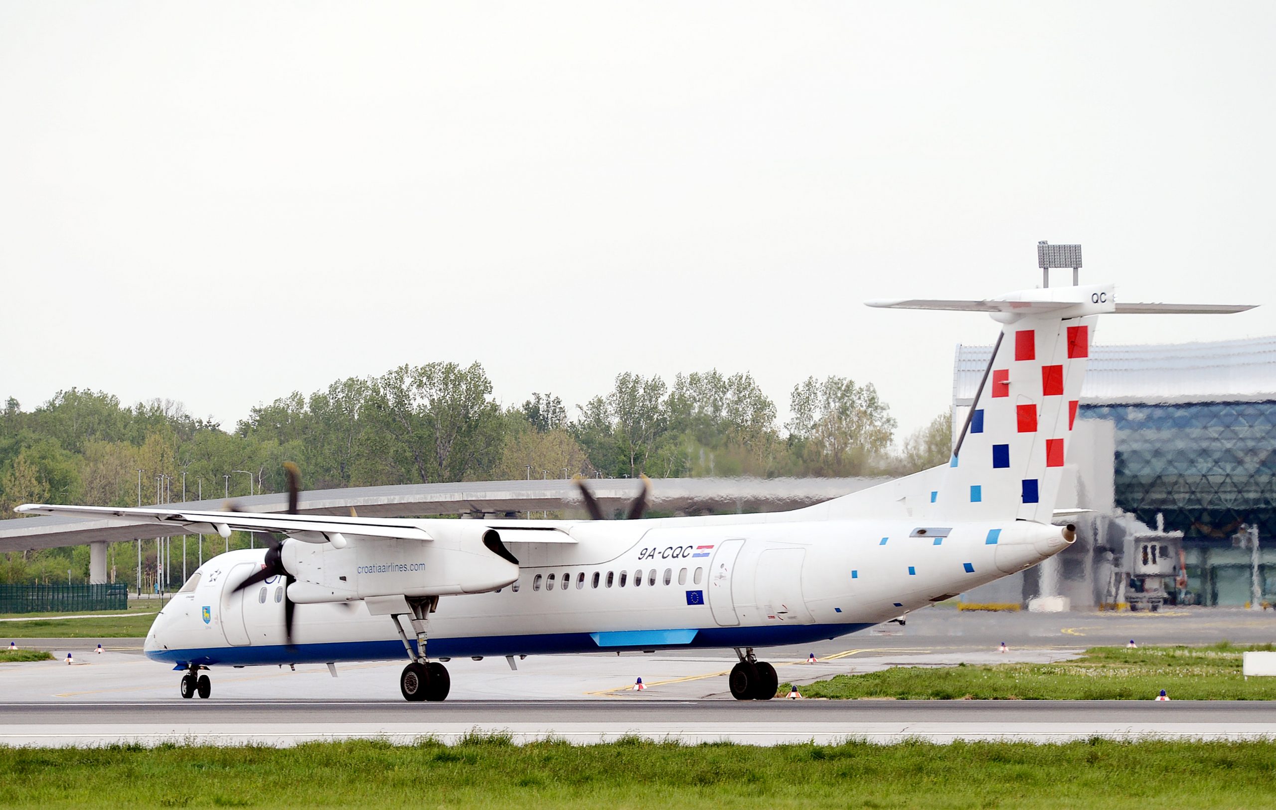 Isusovačka služba za izbjeglice Croatia Airlines neprimjereno