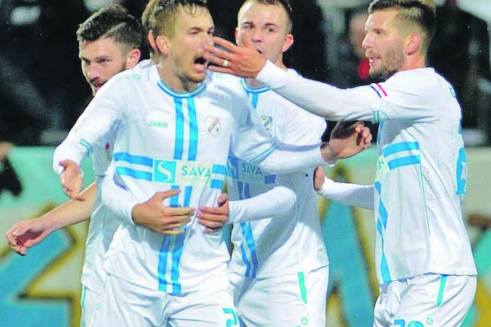 Pobjede jedini izbor - Igrači Rijeke nakon utakmice s Lokomotivom / Foto Roni BRMALJ