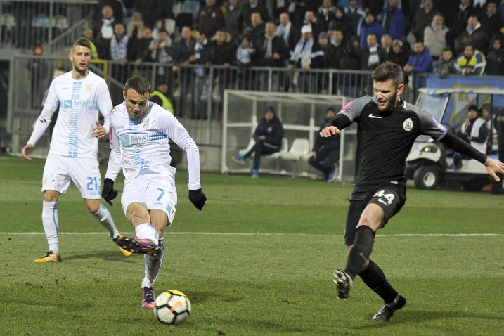 Lakši dio posla – Zoran Kvržić zabija treći pogodak »lokosima« / Foto Roni BRMALJ