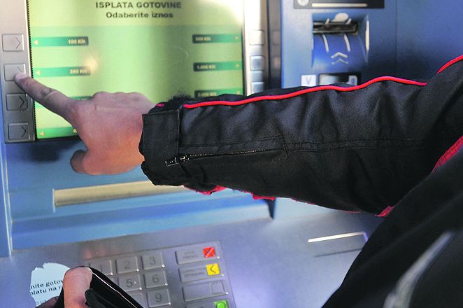 Bugari su haračili po bankomatima diljem Hrvatske / Foto Damir ŠKOMRLJ