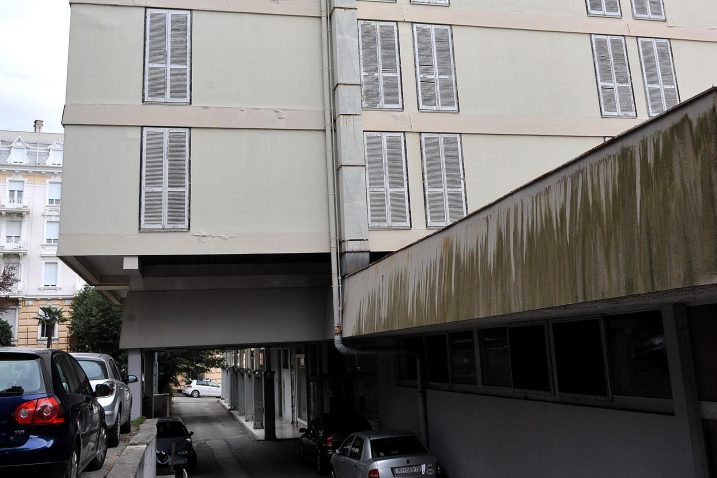 Hotel Paris u traženju novog vlasnika iz dana u dan sve više propada, što Opatija svakako želi promijeniti / Foto S. DRECHSLER