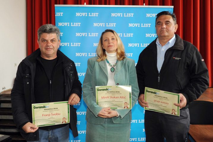 Dražen Starčević, Mirela Slukan Altić i Eduard Krizmanić nagrade priloga Goranski Novi list primili u Gomirju / Foto Vedran KARUZA