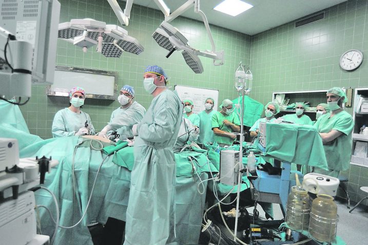 Laparoskopske operacije debelog crijeva u KBC-u Rijeka / snimio S. DRECHSLER