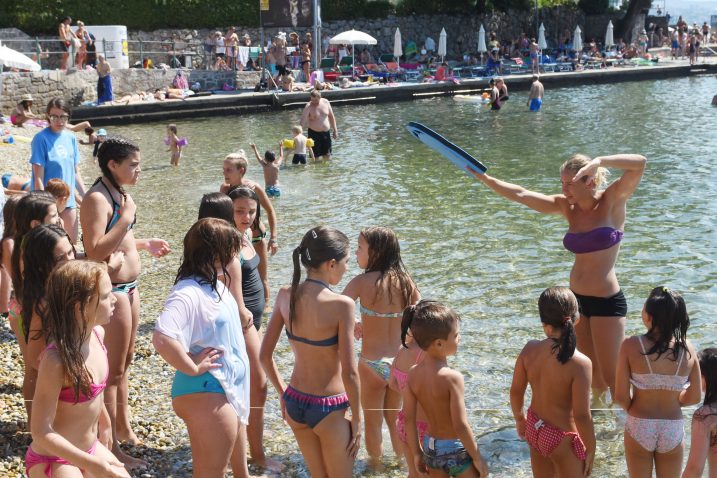 Mališani uživali u moru na kupalištu Tomaševac / snimio   M. ANIČIĆ