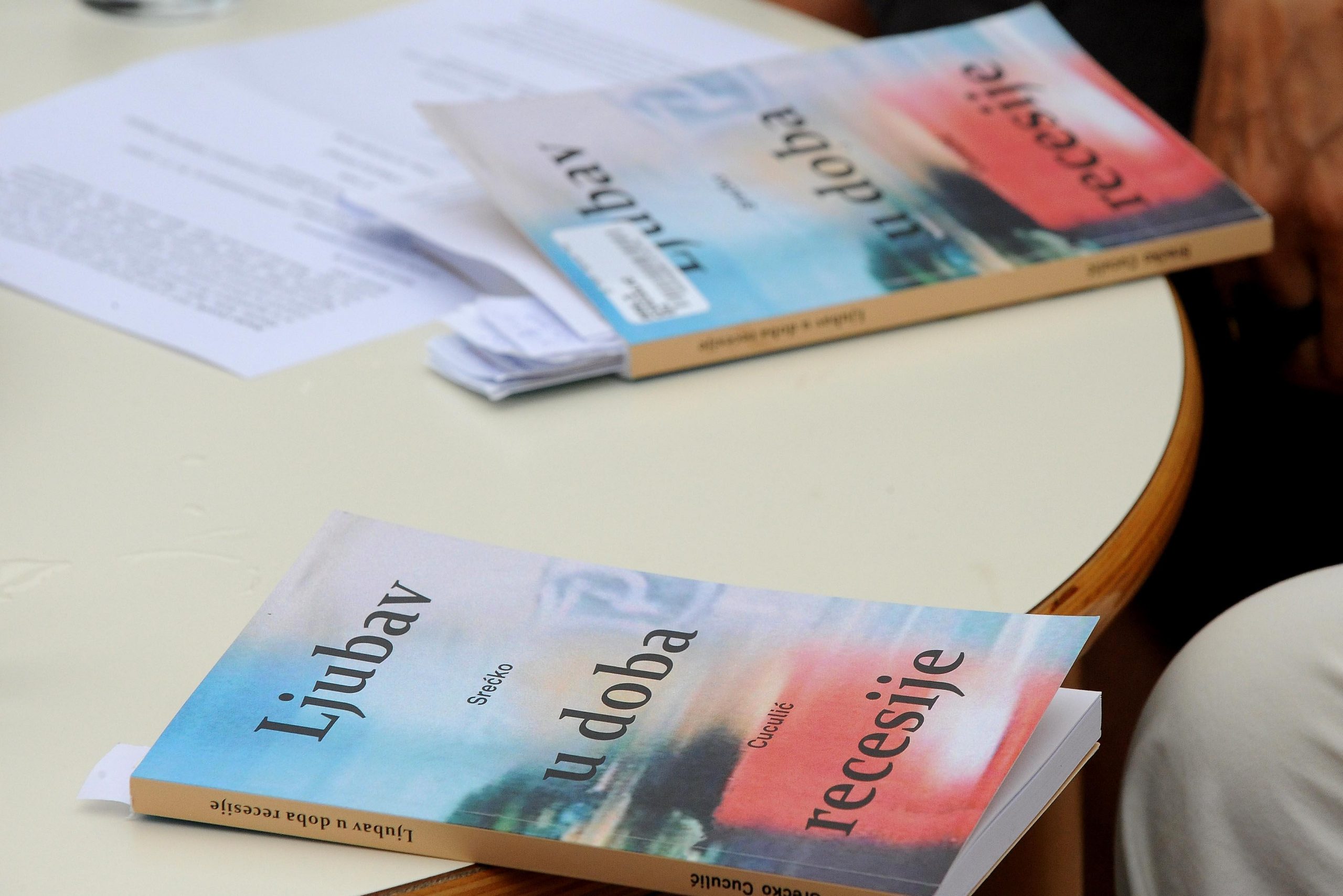 "Ljubav u doba recesije" Prošlost i sadašnjost vezana uz Četvorku