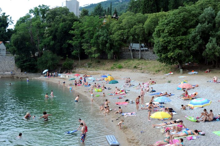 Unatoč nedostatku sadržaja, kupalište Peharovo je puno gostiju željnih ljetnih užitaka