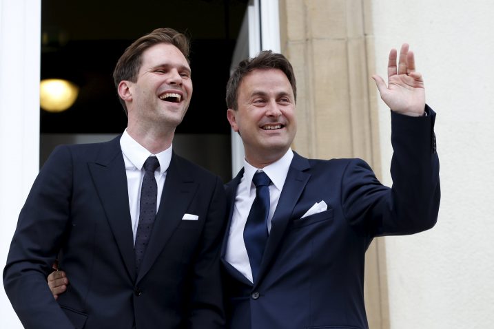 Xavier Bettel (desno) s partnerom Gauthierom Destenayom / Reuters