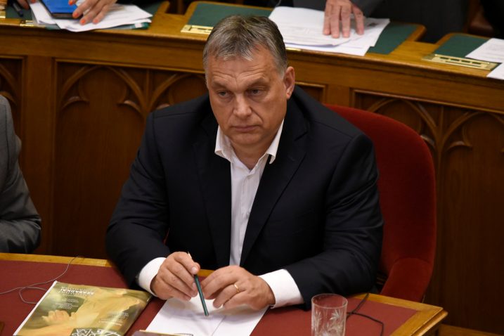 Viktor Orban optužuje Georgea Sorosa da putem svojih nevladinih organizacija vodi masovne imigracije prema EU, što Soros demantira / Reuters