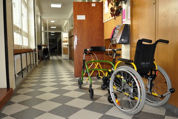 Djevojčici s cerebralnom paralizom ukinuta je invalidnina jer nije u invalidskim kolicima / Snimio S. JEŽINA