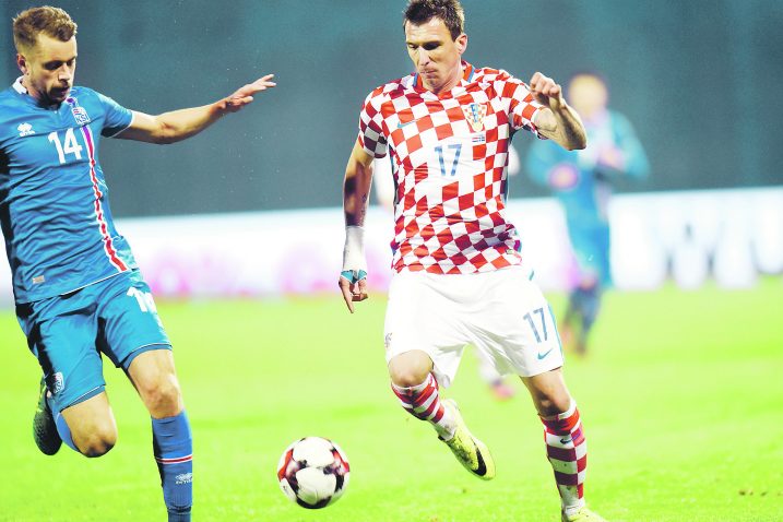 Kapetanska zadaća – Mario Mandžukić u susretu protiv Islanda / Foto Denis LOVROVIĆ