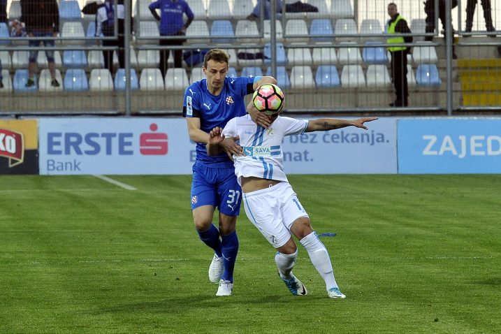 Marko Lešković zaustavlja Maria Gavranovića / Foto Silvano JEŽINA