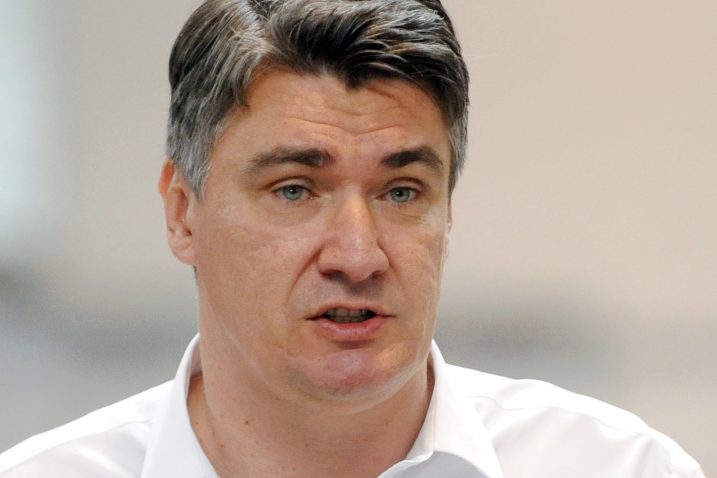 Zoran Milanović istaknuo je kako je Djed Mraz jedna simpatična pojava te mu je drago da ga Karamarko takvim vidi / Snimio Darko JELINEK / Nl arhiva