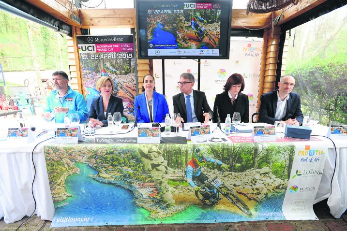 Dalibor Cvitković, Irena Peršić Živadinov, Ana Kučić, Gari Cappelli, Đurđica Šimičić i Tomislav Zadro / snimio  D. KOVAČEVIĆ