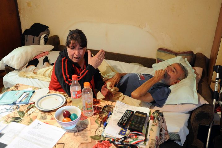 Vidite kako živimo, suprug mi je bolestan. Nemam novaca ni za invalidska kolica – Zdravka Mršić  / snimio R. BRMALJ