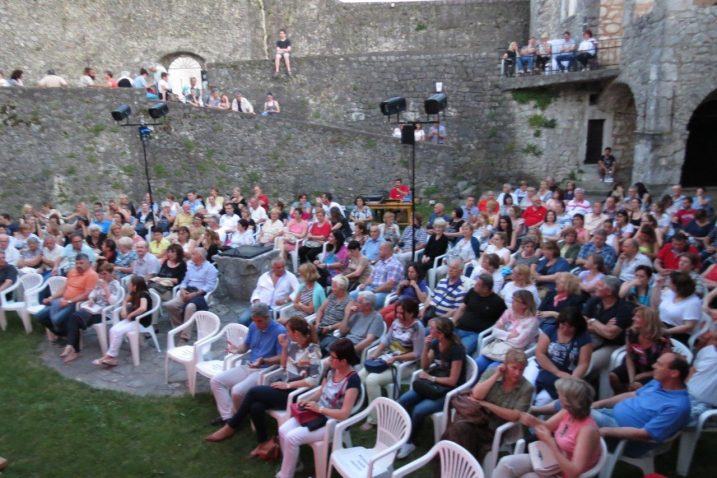 Već šesnaest godina Festival pučkog teatra privlači brojnu publiku