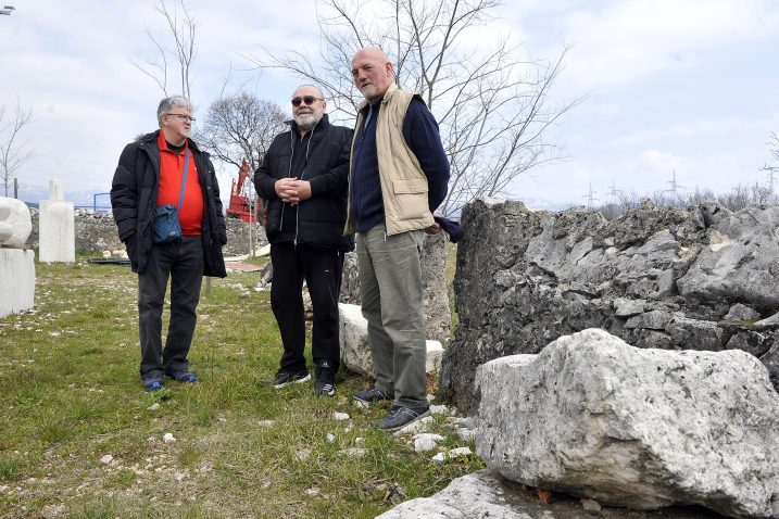 Predstavnici MO-a Sveti Kuzam zadovoljni potporom njihovom projektu / Foto Roni BRMALJ