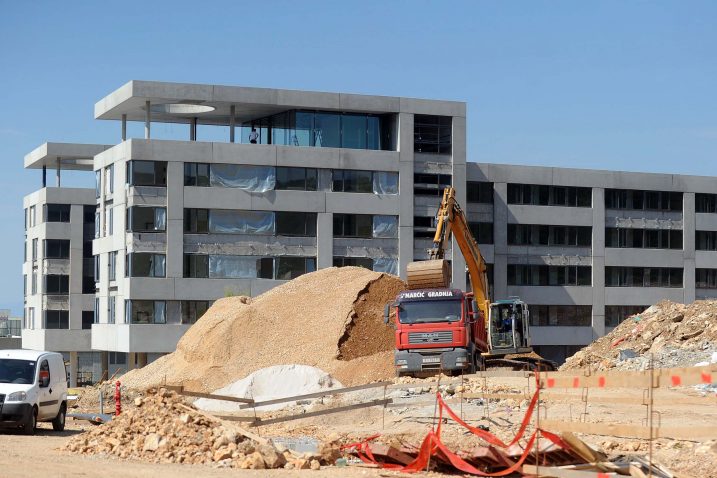 Izgradnja paviljona u kojima će biti smješteni studenti-sportaši je pri kraju / Foto R. BRMALJ