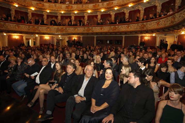 Foto CROPIX