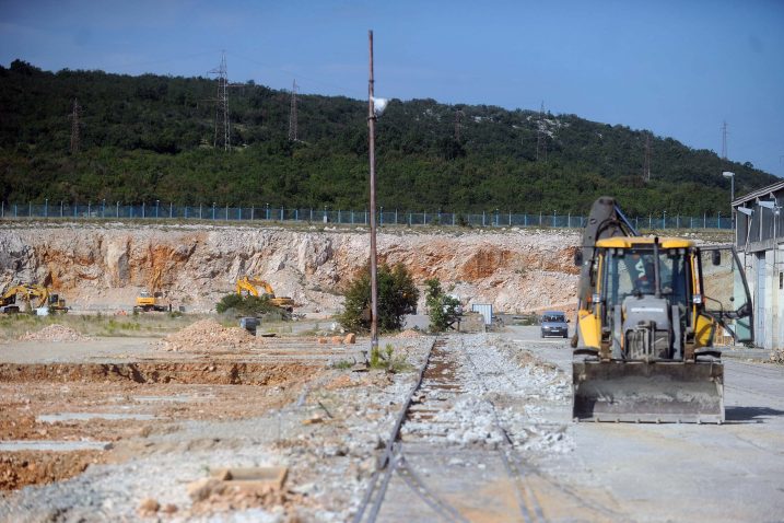 Veliko gradilište na Škrljevu - novi pozadinski terminal riječke luke / Foto Roni BRMALJ