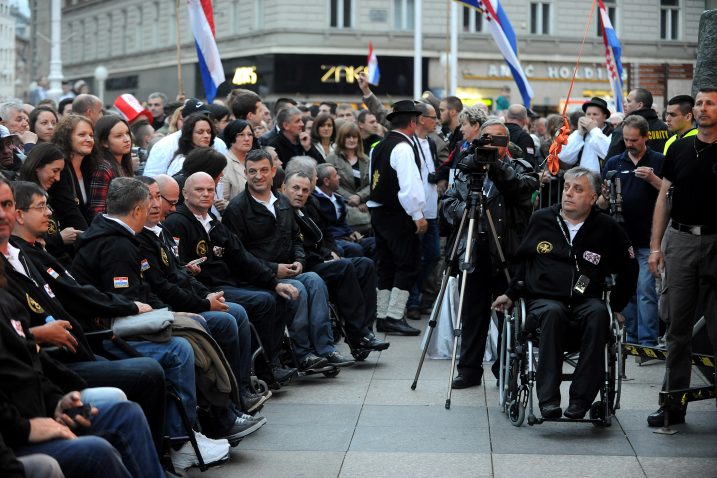 Prosvjednici optužili Vladu da se služi manipulacijama, lažima i obmanama / Foto: D. LOVROVIĆ