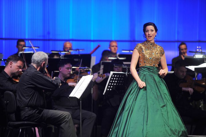 Prvonagrađena Elvira Hasanagić, nastupit će i u opernoj ili koncertnoj produkciji riječkog kazališta  / Foto Sergej Drechsler