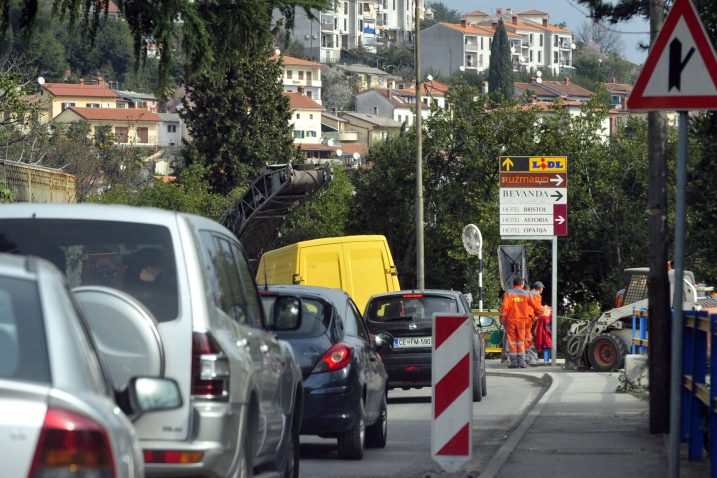 Čekanja u prometnim gužvama opatijska su stvarnost, no za bolji komunalni standard isplati se biti strpljiv