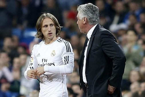 Carlo Ancelotti i Luka Modrić/Foto: REUTERS