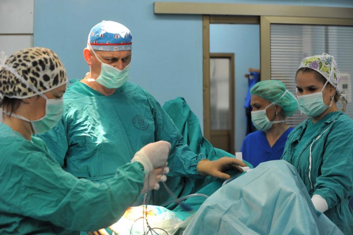 Operaciju uspješno izveo predstojnik Klinike za neurokirurgiju prof. dr. Dinko Štimac / Snimio Sergej Drechsler