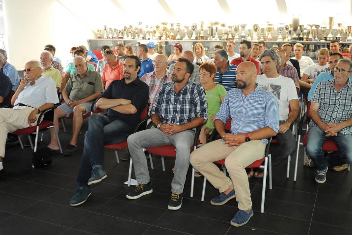 NA NOVOM POČETKU – Uže vodstvo i skupštinari »Primorja EB« / snimio S. DRECHSLER