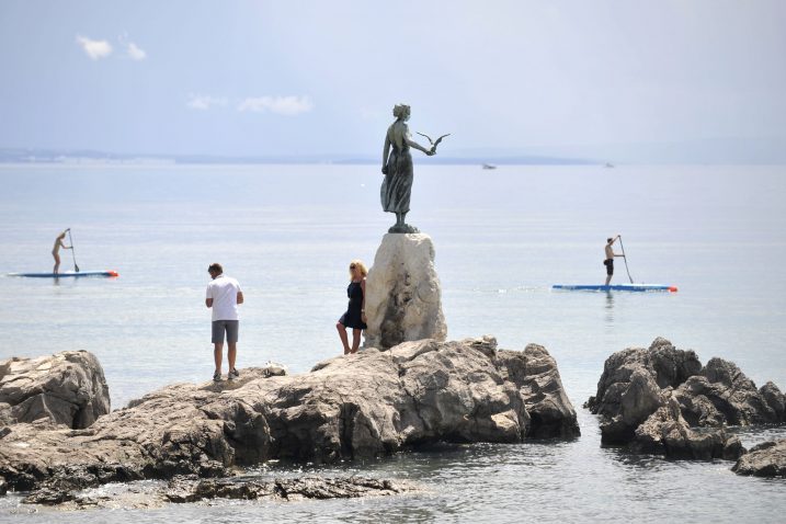 Opatija - veslanje na dasci / Snimio Vedran KARUZA