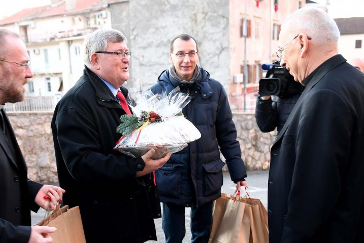 Obersnel, Devčić i njihovi suradnici na jučerašnjem doručku u Nadbiskupskom domu / Snimio Ivica TOMIĆ