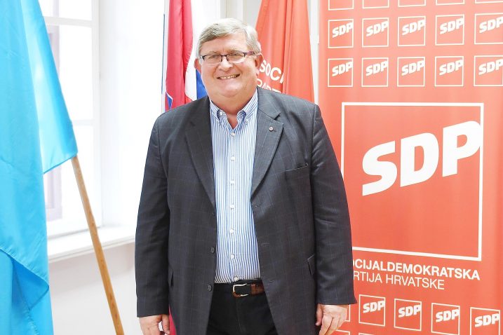 »Nisam nervozan, ni u panici«, poručio je Vojko Obersnel Srednjem bloku i ostalima u Gradskom vijeću / Snimio Ivica TOMIĆ