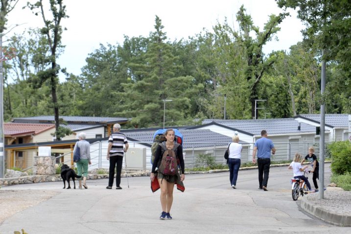 Gosti strpljivo čekaju sunce / Foto Vedran Karuza