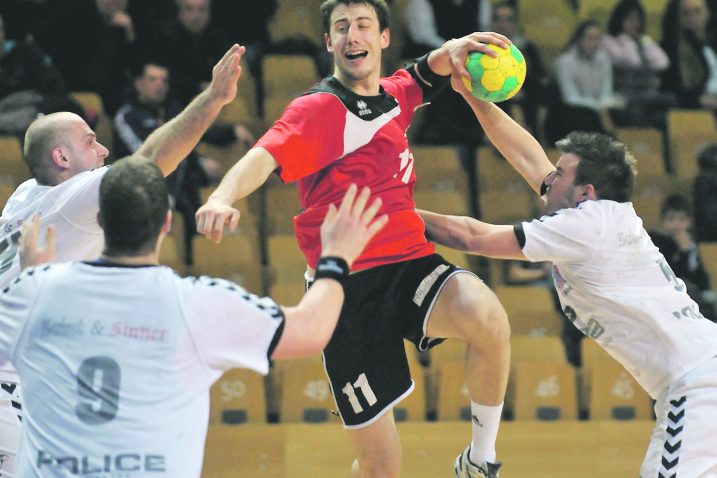 IZ PRAVE OBRANE U POBJEDU – Marin Kružić i David Miličević u akciji / snimio M. MIJOŠEK