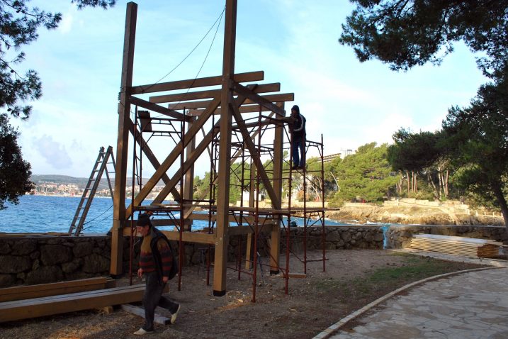 Ciljna platforma na koju će »pristajati« ljubitelji adrenalinskih atrakcija  / Snimio Mladen TRINAJSTIĆ