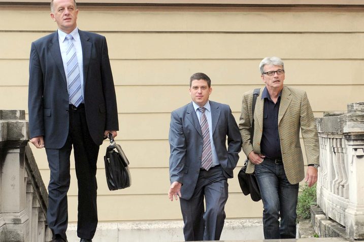 Siniša Širac, Oleg Butković i njegov branitelj Milenko Škrlec dolaze na riječki sud 25. rujna prošle godine, kad je objavljena prva oslobađajuća presuda * Foto: R. BRMALJ