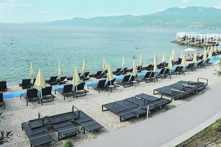 Ploče – najpoznatija riječka plaža ispod bazenskog kompleksa / Snimio S. DRECHSLER