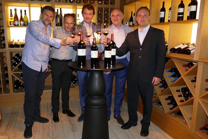 Enološki Masterclass održan je u vinoteci koju krasi više od 350 domaćih i stranih etiketa