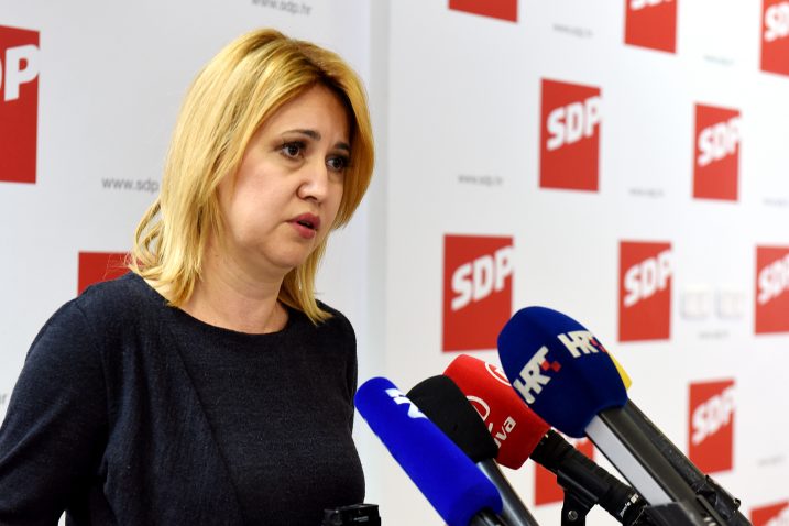 Petrov je osoba zbog koje nam je oduzeta mogućnost da nastavimo sa svojim projektima, rekla je Milanka Opačić / Snimio Denis LOVROVIĆ