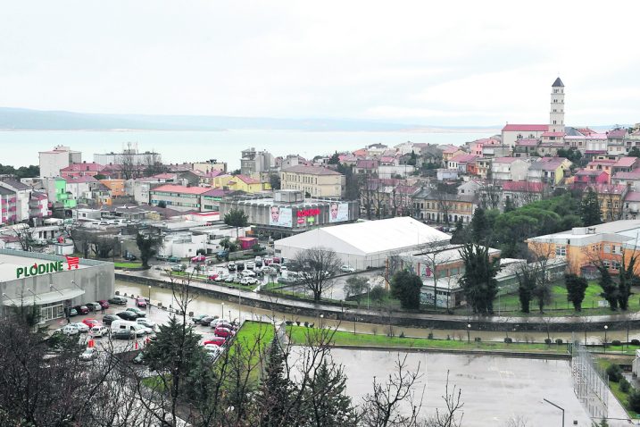 Samo za komunalnu naknadu i doprinos potraživanja Grada Crikvenice iznose oko 11,6 milijuna kuna / Foto: S. DRECHSLER