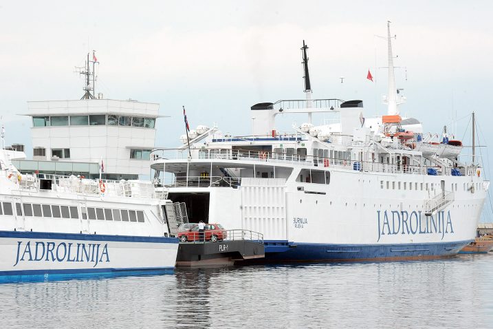 »Liburnija« otišla u rezalište, a s njom nakon gotovo pola stoljeća u povijest i dužobalna linija Rijeka – Dubrovnik  / Snimio Sergej DRECHSLER / Nl arhiva