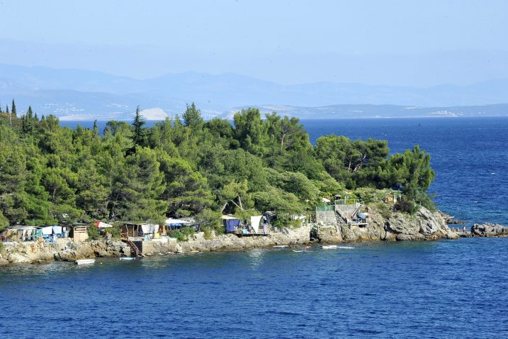 Kamp na Preluku radi pod vodstvom sadašnjeg posjednika iako on nema koncesiju   / snimio S. JEŽINA