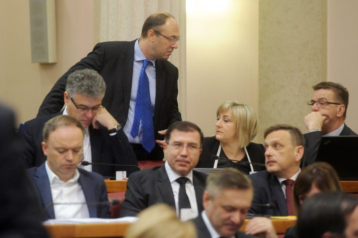 »Neposlušni« zastupnici HDZ-a prošli su bez posljedica / Foto Darko JELINEK