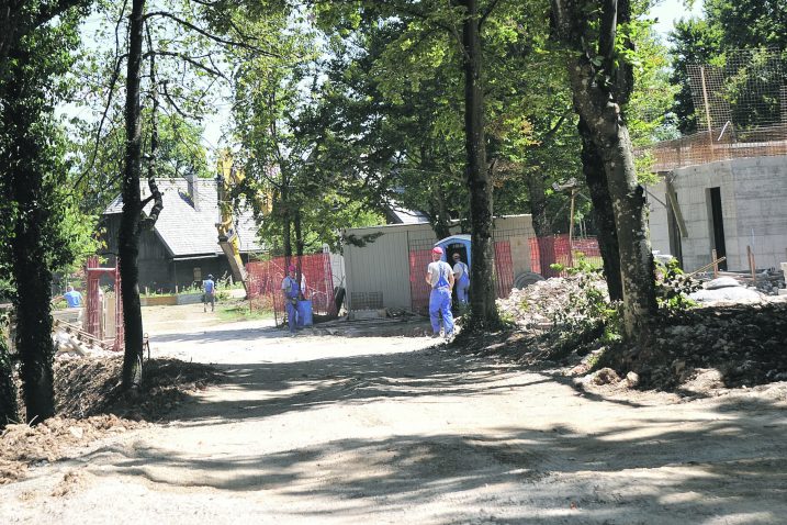 Gradnja na Plitvicama se nastavlja punom parom / Foto Nenad REBERŠAK