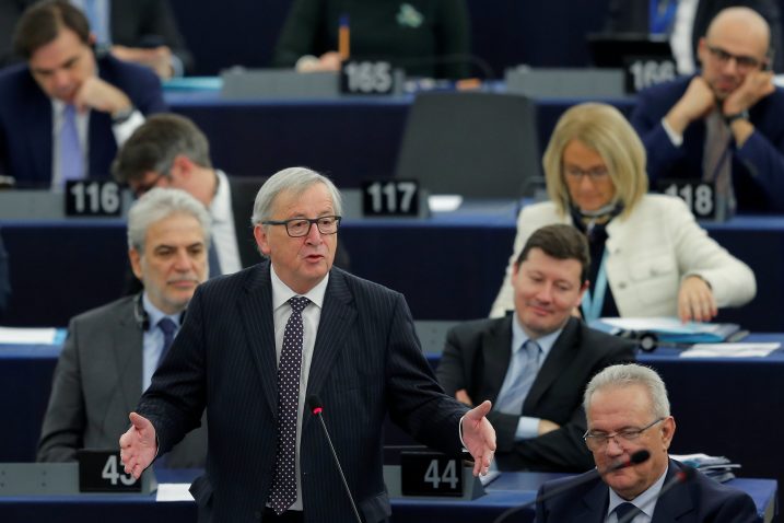 Predsjednik Europske komisije Jean-Claude Juncker ne robuje klišejima u ponašanju / Foto REUTERS